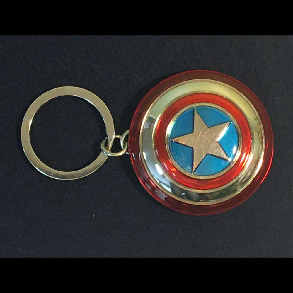 Captain America Shield Keychain - Picture 2 of 12